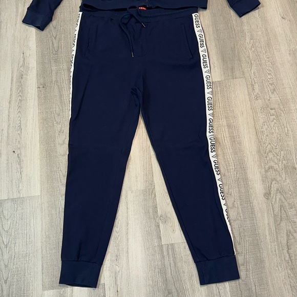 Men Guess Sweatsuit - Picture 3 of 9